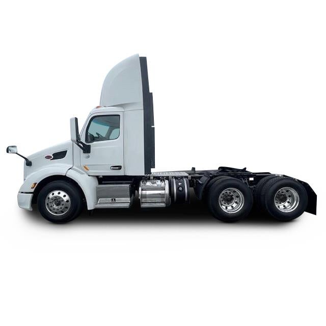 2020 Peterbilt 579 Base in White — front three-quarter view